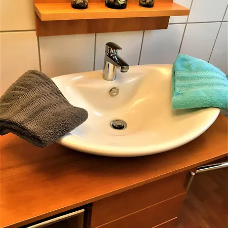 Apartamento Groemitz, Stiegkamp 3, Whg 2 - Grosse Mit Balkon, 2 Sz, Naehe Yachthafen Und Strand, Inkl Wlan *