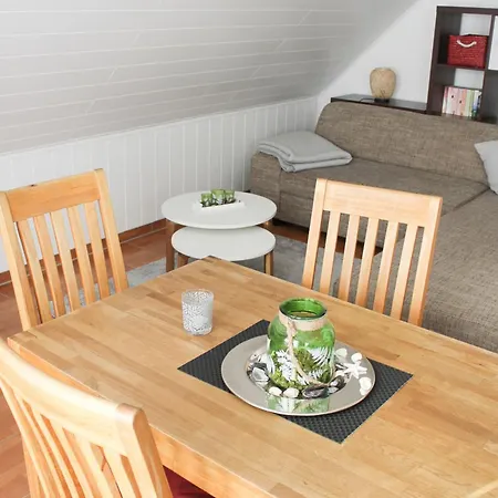 Apartamento Groemitz, Stiegkamp 3, Whg 2 - Grosse Mit Balkon, 2 Sz, Naehe Yachthafen Und Strand, Inkl Wlan *